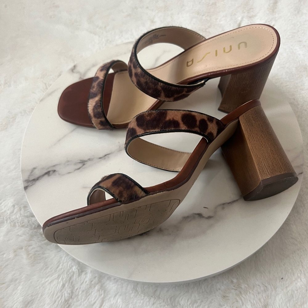 Unisa Yaara 2 Leopard Strappy Block Heel Sandals SZ 9M Chic Cute Party Summer